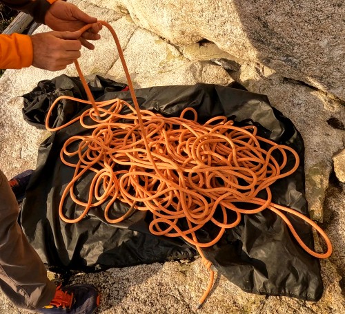 How to neatly stack a climbing rope
