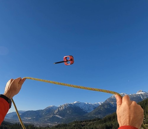 drop belay device climbing