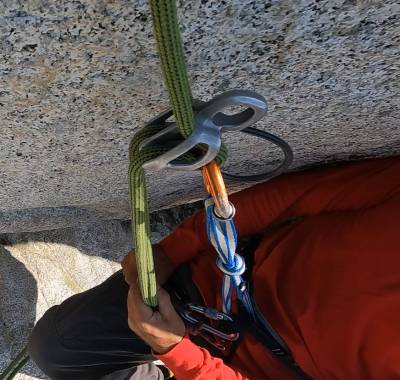 Extending your belay device to rappel