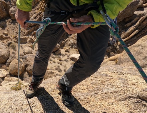 drop belay device climbing