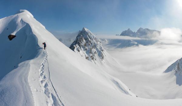 Simul climbing on snow